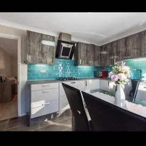 Rainbow Quays Apartment London