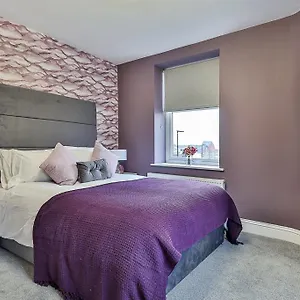 Luxury Spacious Pad With Games Holiday home Sheffield
